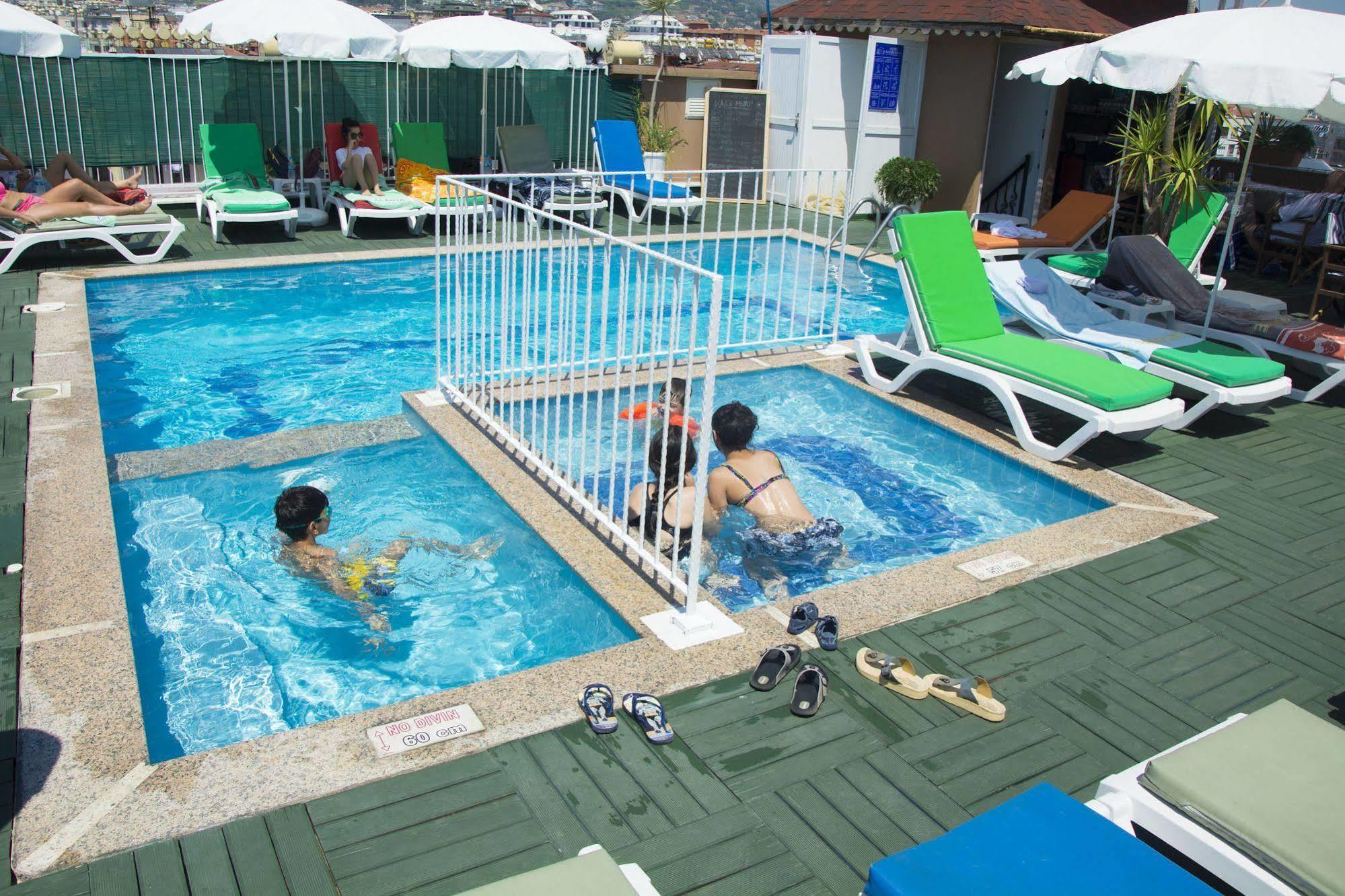 Kleopatra Otel 3*
